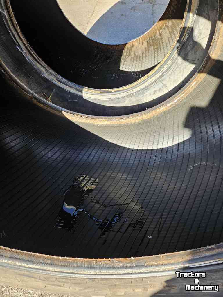 Räder, Reifen, Felgen & Distanzringe Michelin 800/65R32 MegaXbib. 50 mm!