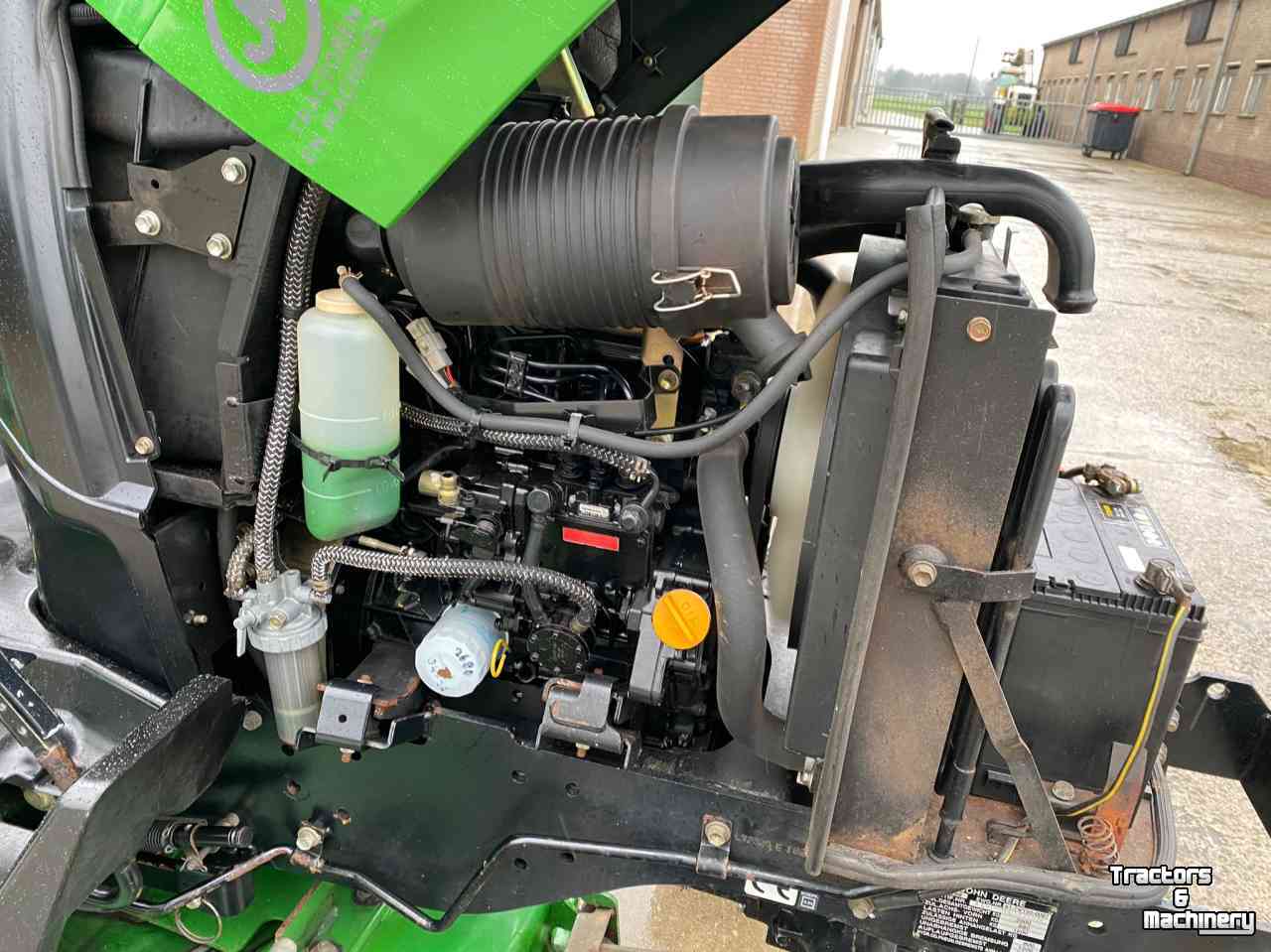 Schlepper / Traktoren John Deere 2320 hydrostaat met maaidek