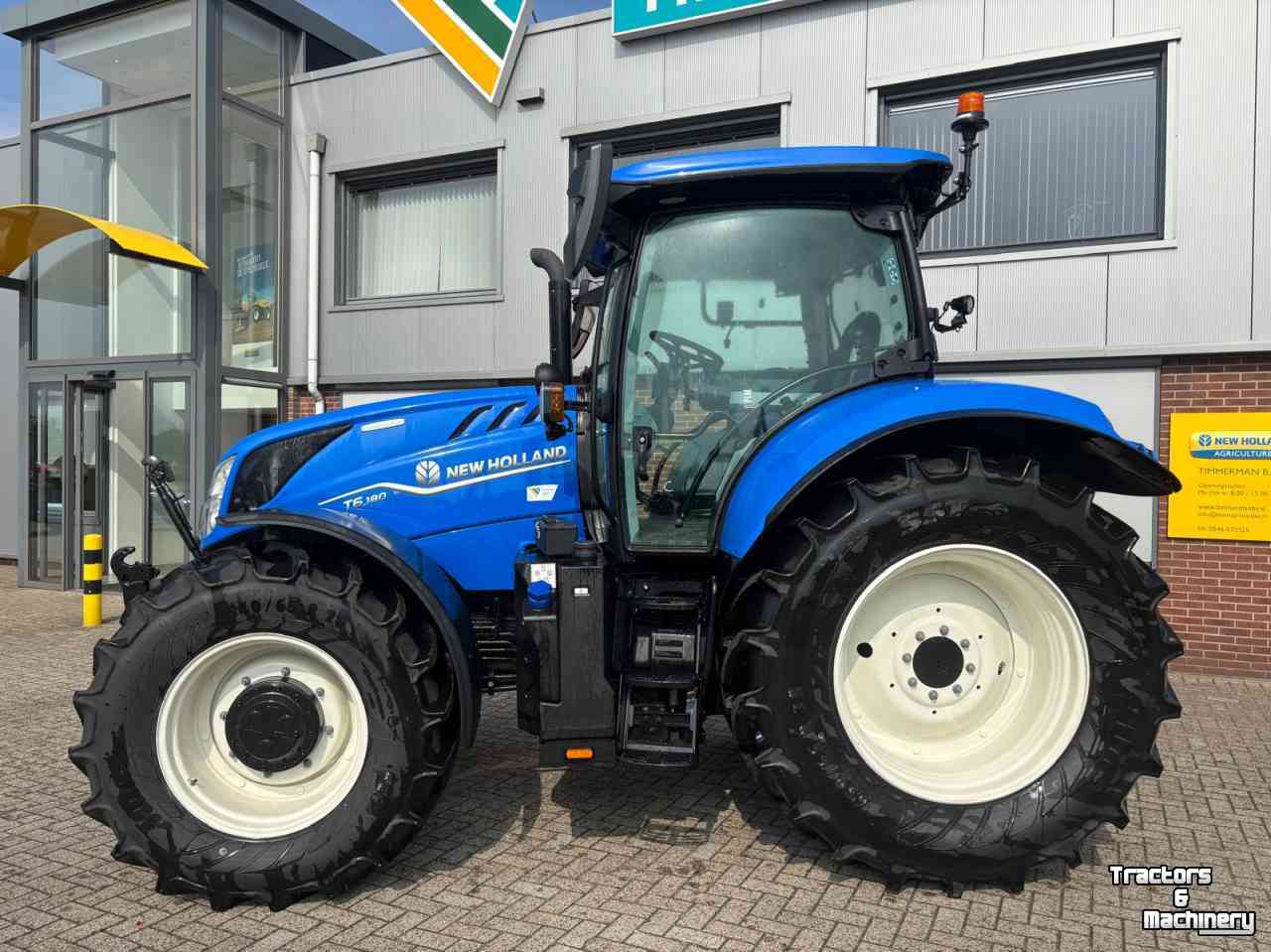 Schlepper / Traktor New Holland T6 180 DC