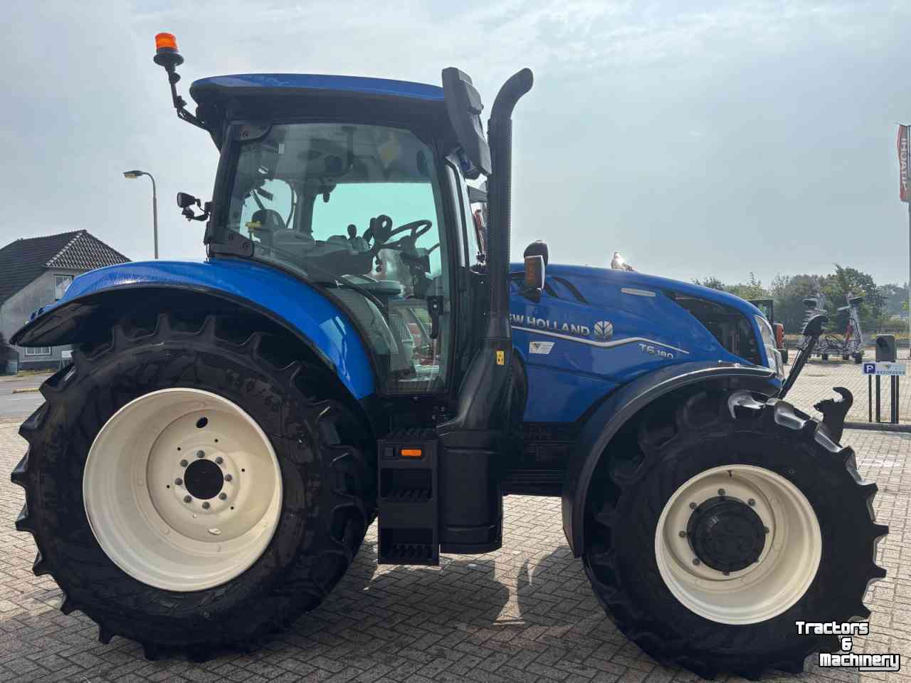 Schlepper / Traktor New Holland T6 180 DC