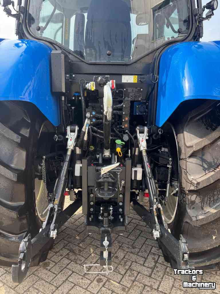 Schlepper / Traktor New Holland T6 180 DC