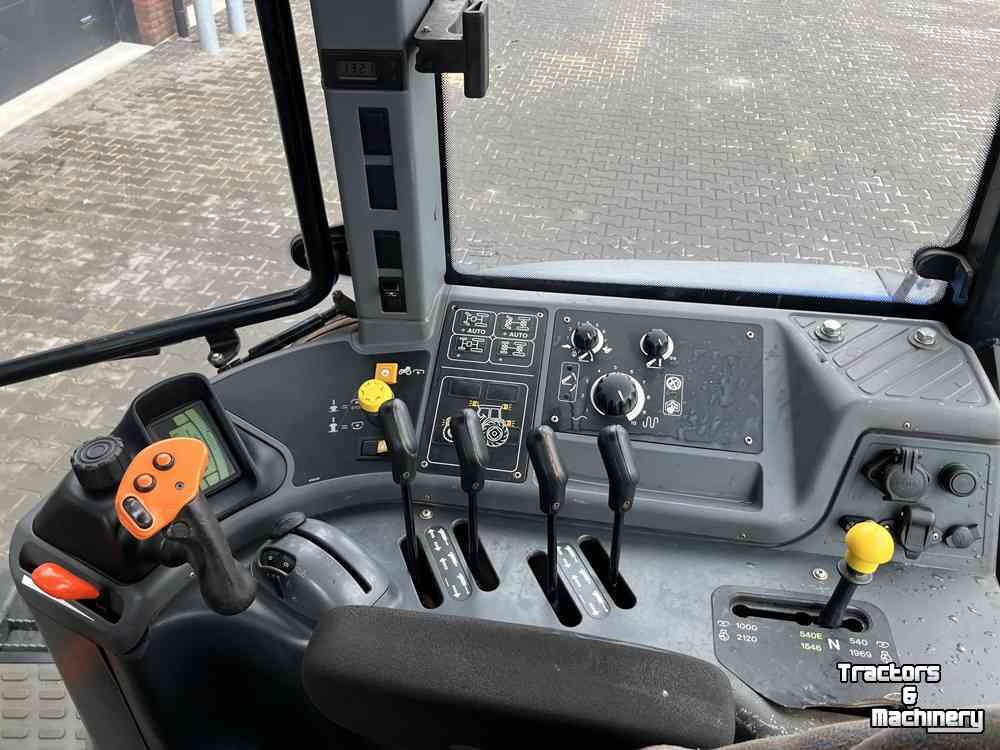 Schlepper / Traktor New Holland TM120 TM 120