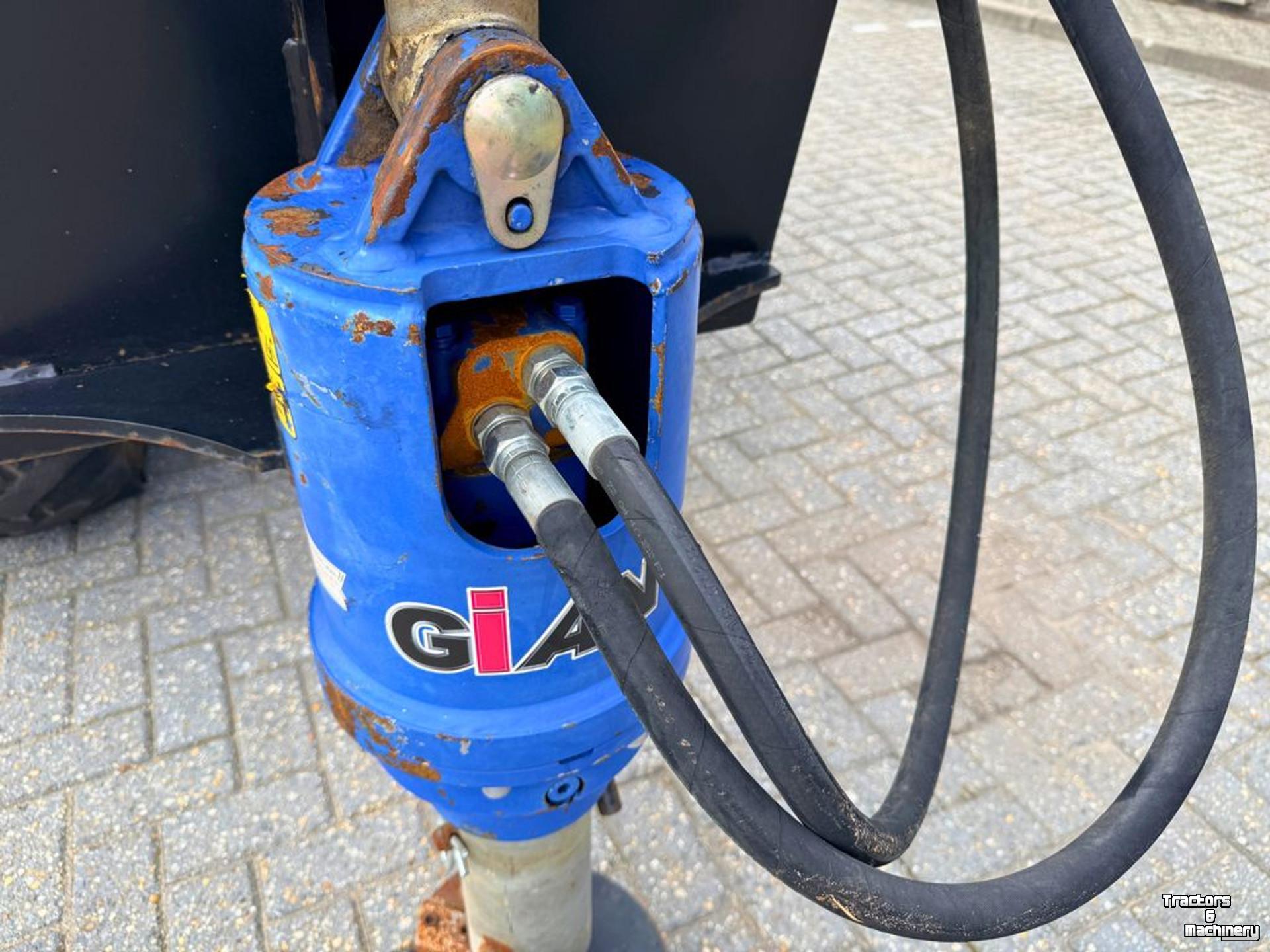 Grundbohrer Giant Boorunit 3500Max met houtsplijter