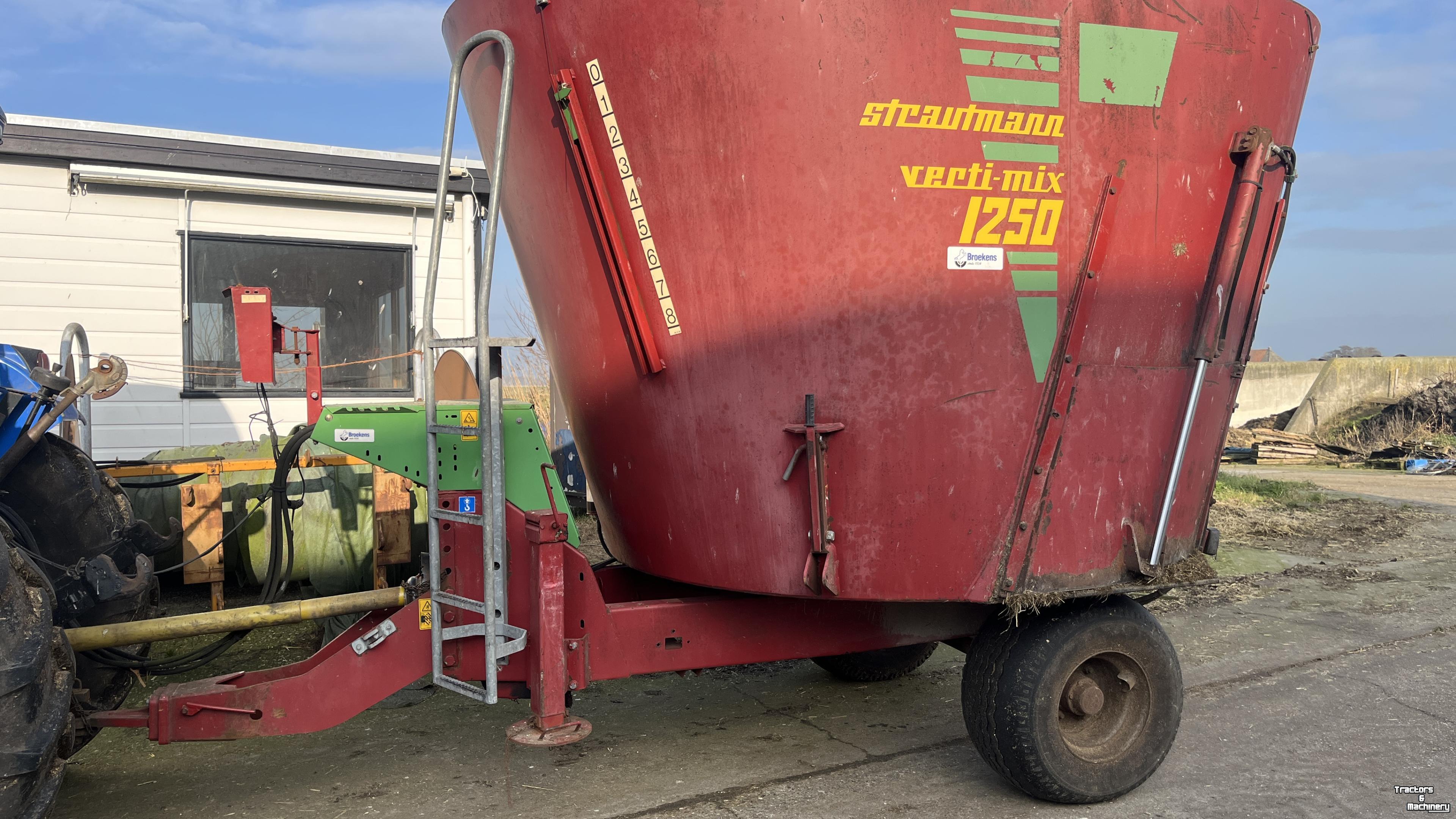 Futtermischwagen Vertikal Strautmann verti-mix 1250