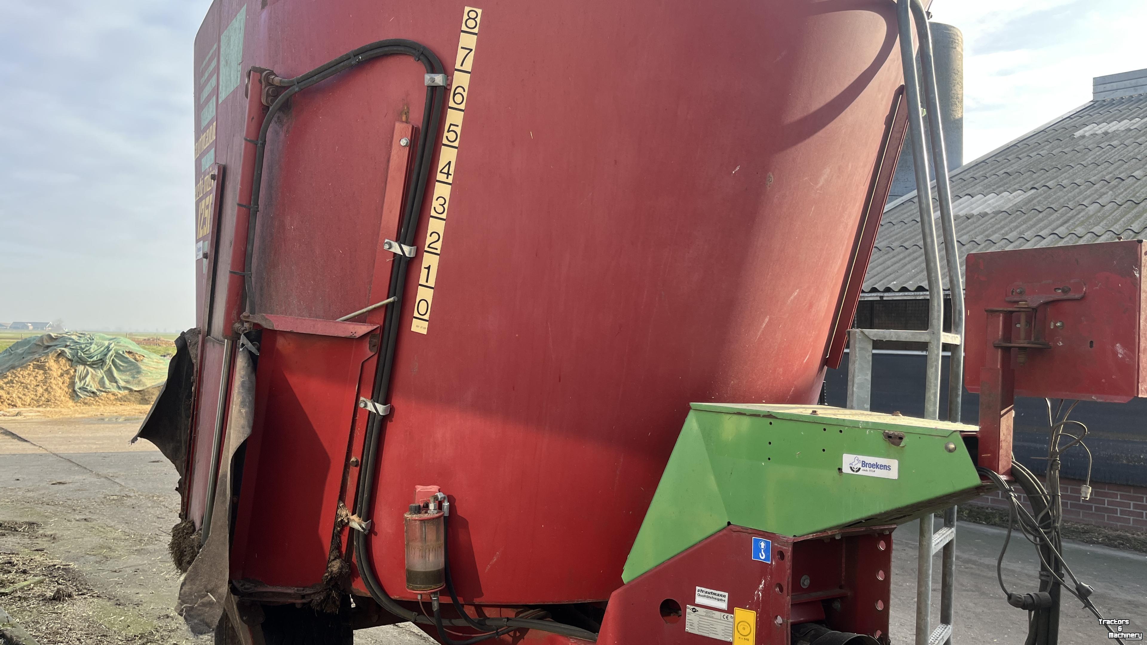 Futtermischwagen Vertikal Strautmann verti-mix 1250