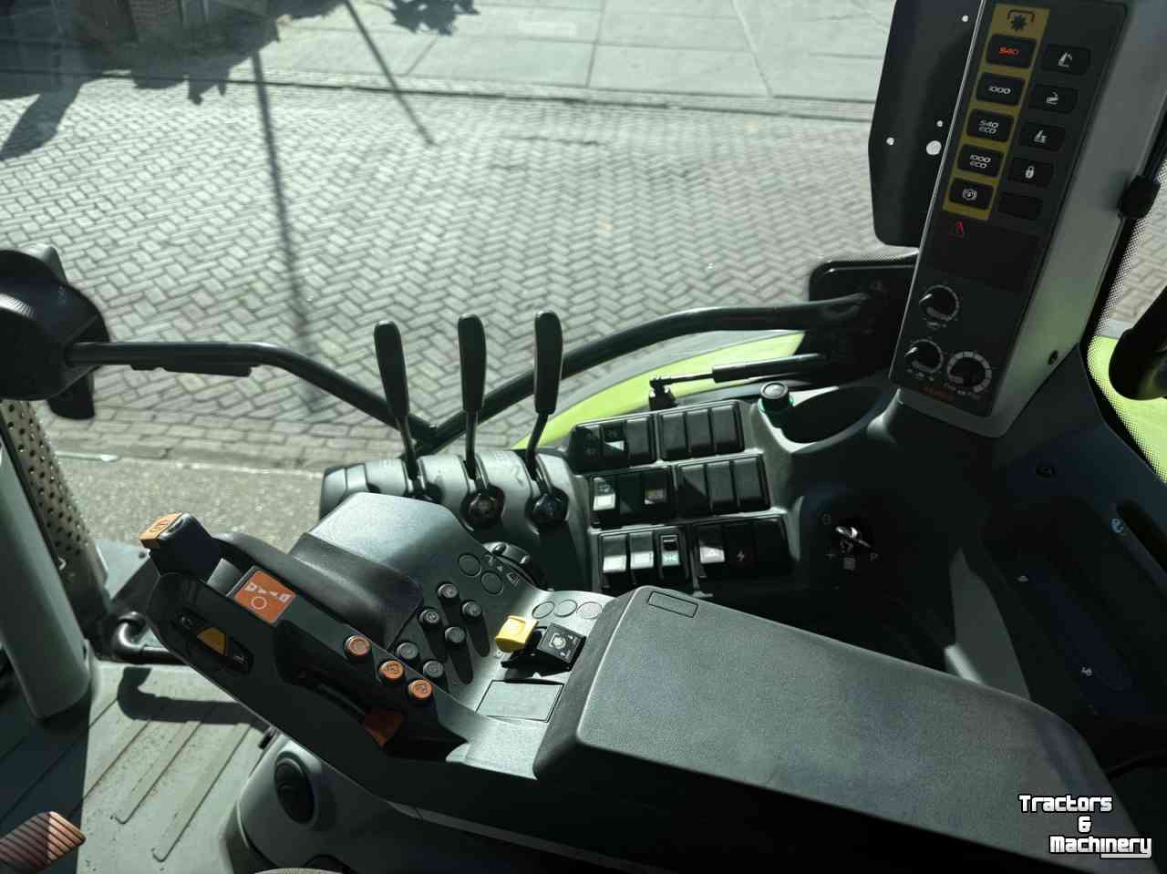Schlepper / Traktor Claas Arion 620