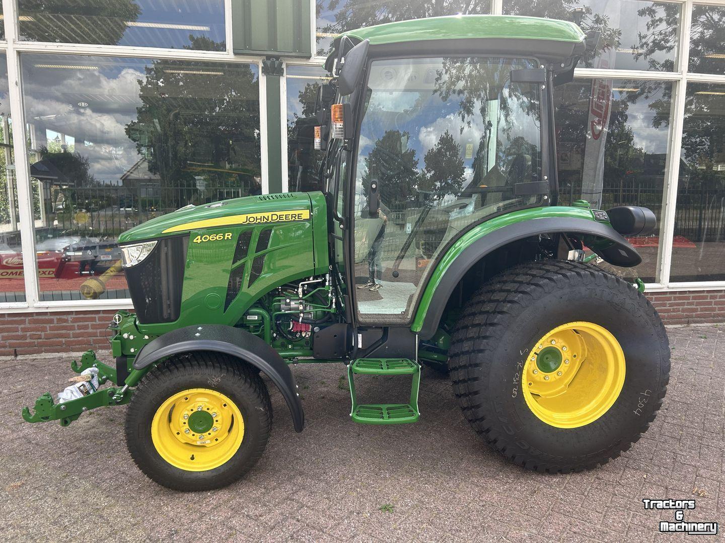 Obsttraktor John Deere 4066R