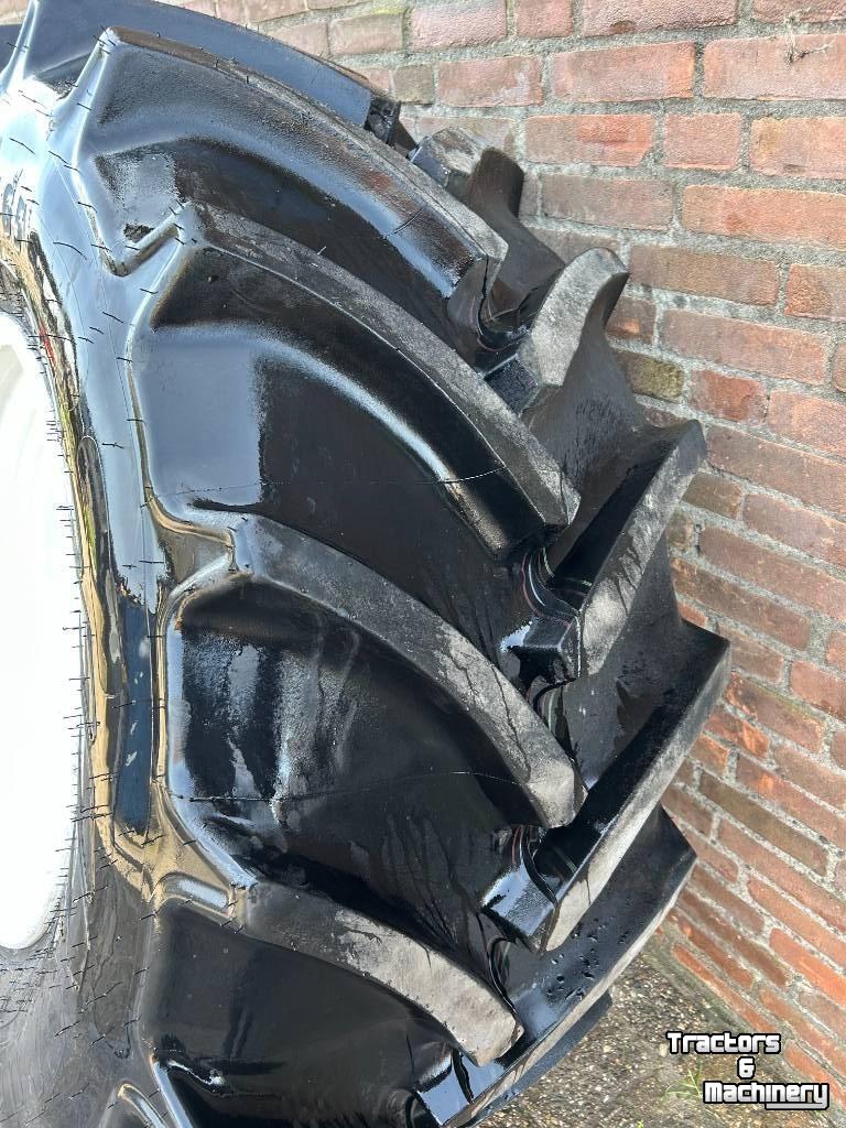 Räder, Reifen, Felgen & Distanzringe Mitas 650/75R38 SFT + 600/65R28