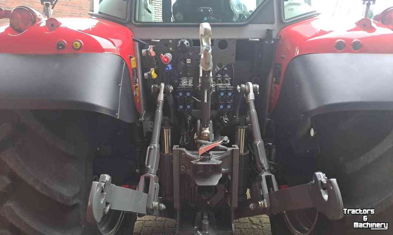 Schlepper / Traktor Massey Ferguson 5S.105 DYNA-4 EFFICIENT Tractor