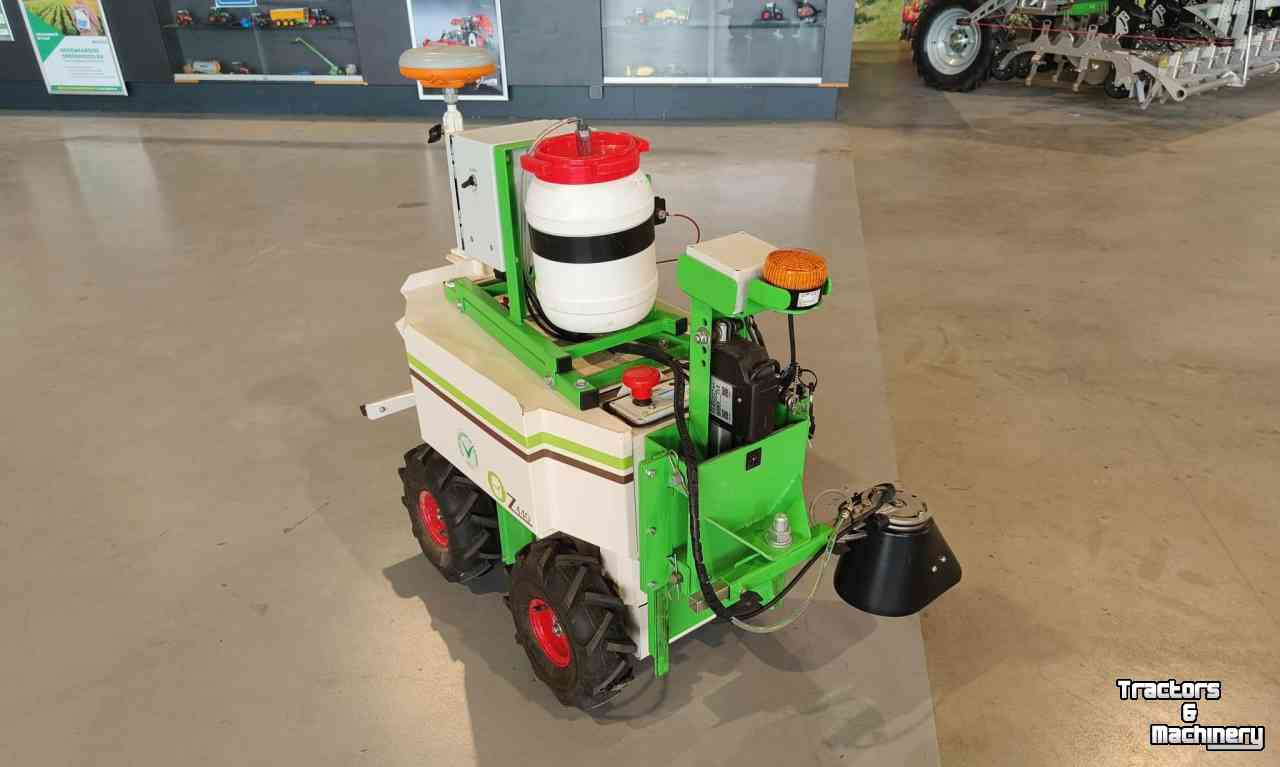 Sonstiges Rasen- und Grundstückspflegemaschinen und Zubehör NAIO OZ Robot Z440 Multifunctionele robot machine