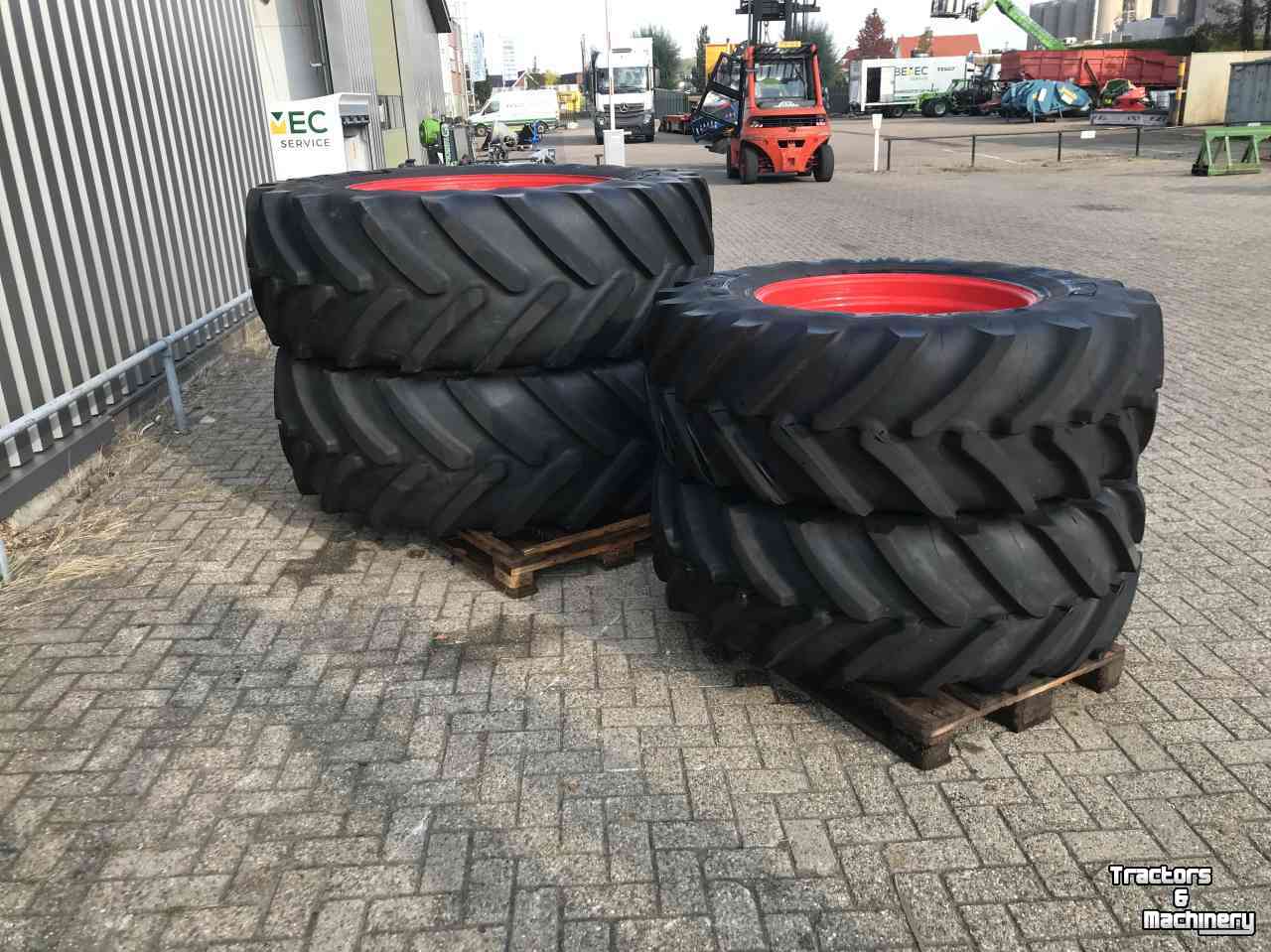 Räder, Reifen, Felgen & Distanzringe Michelin 480/70R30 + 650/65R42