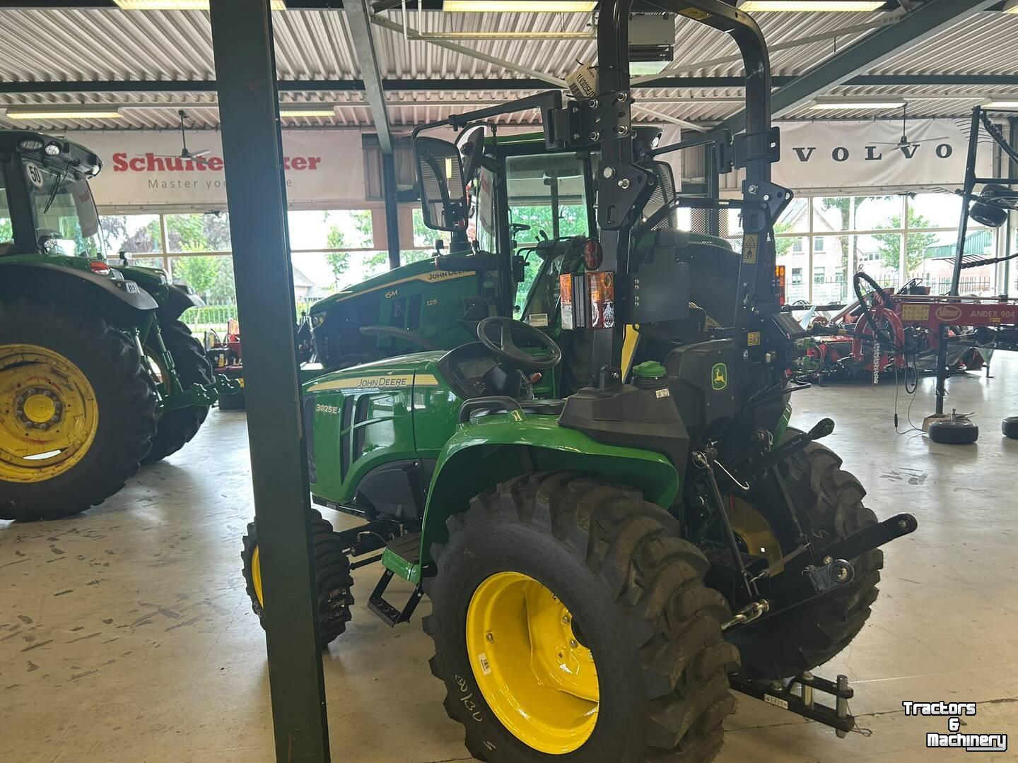 Obsttraktor John Deere 3025E