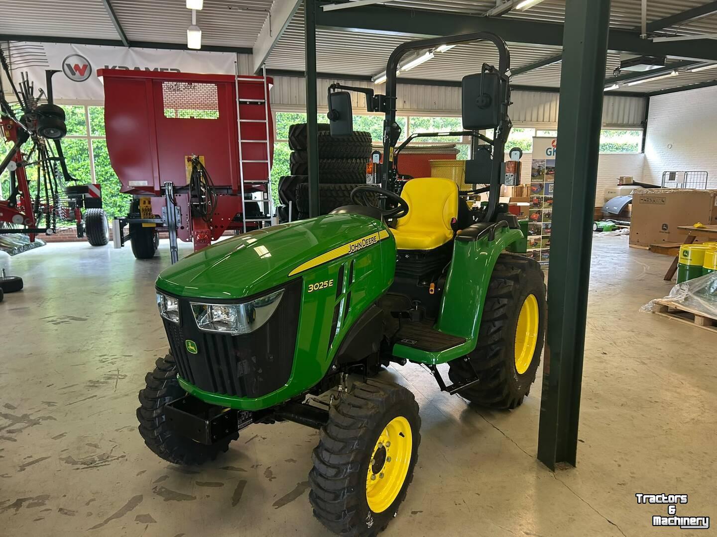Obsttraktor John Deere 3025E