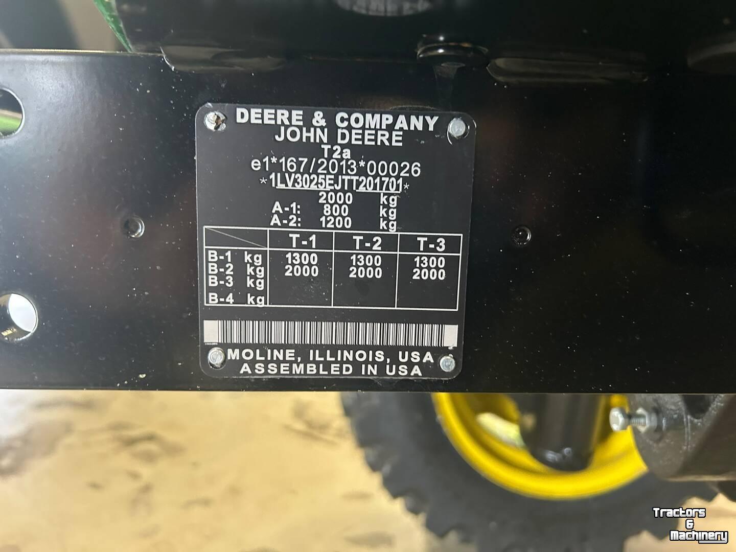 Obsttraktor John Deere 3025E