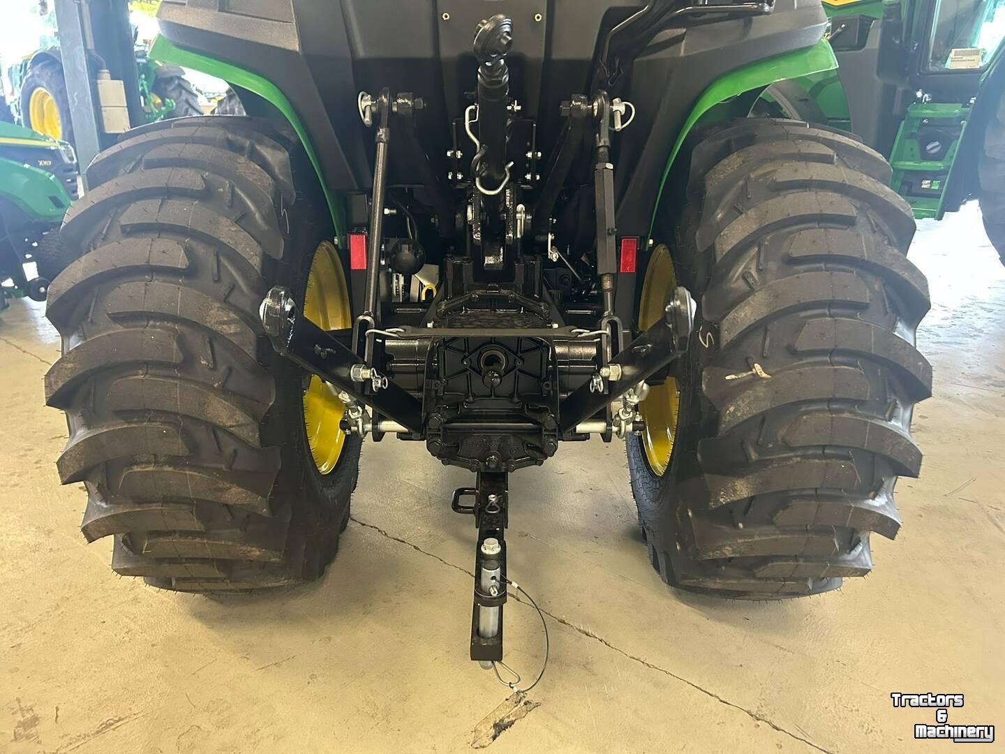 Obsttraktor John Deere 3025E