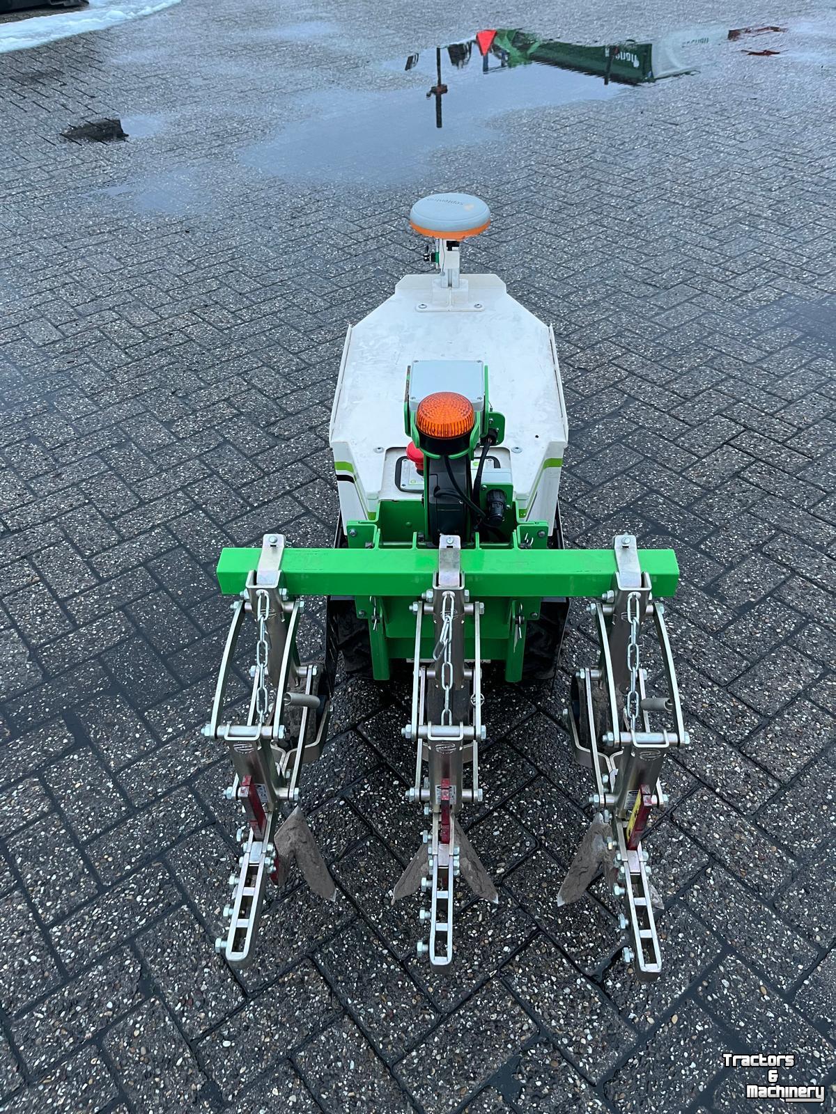 Sonstiges Rasen- und Grundstückspflegemaschinen und Zubehör NAIO OZ Robot