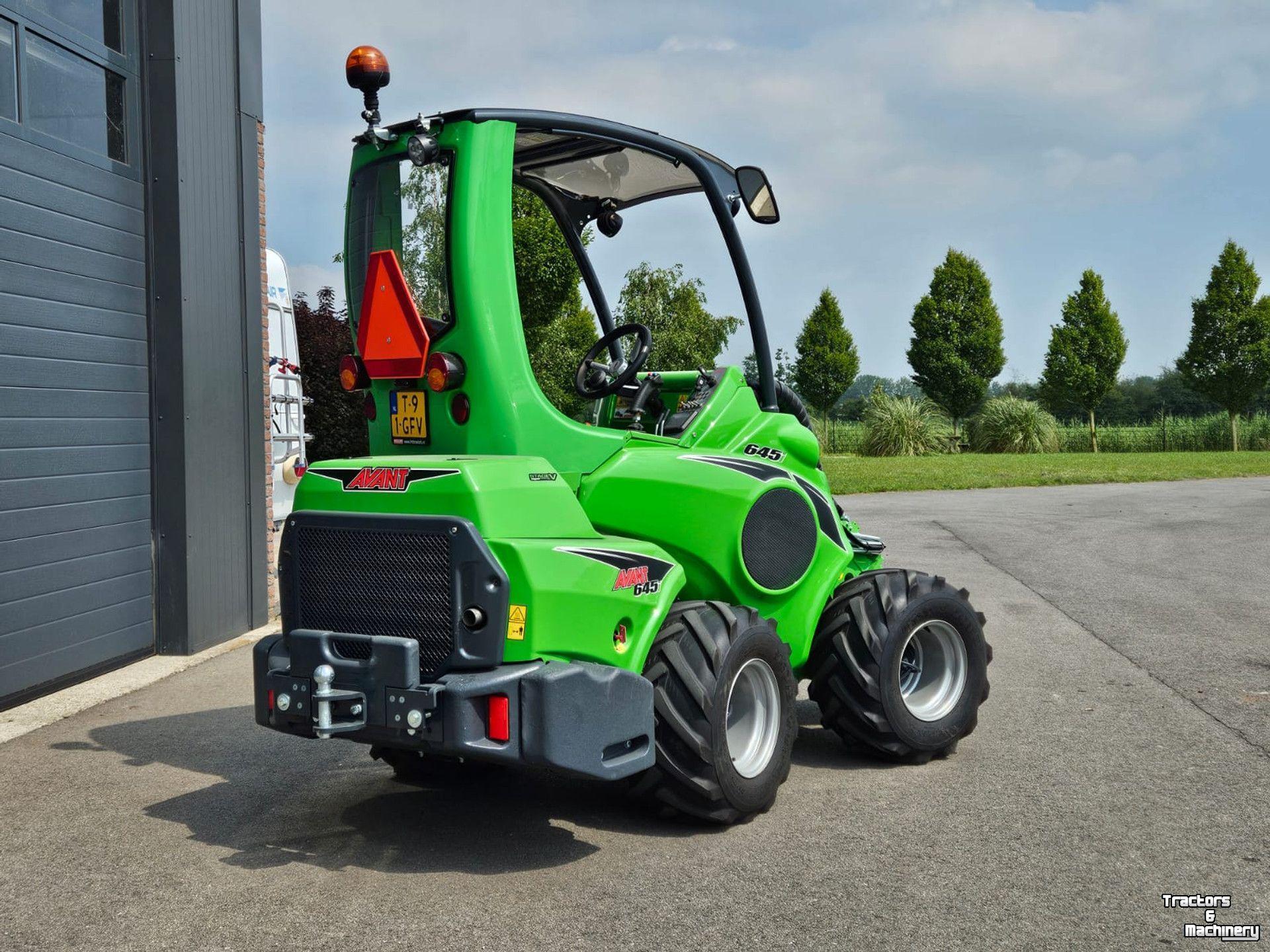 Radlader Avant 645i TDL+ mini-shovel