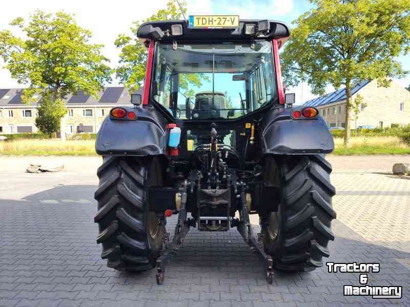 Schlepper / Traktor Valtra N121 HiTech