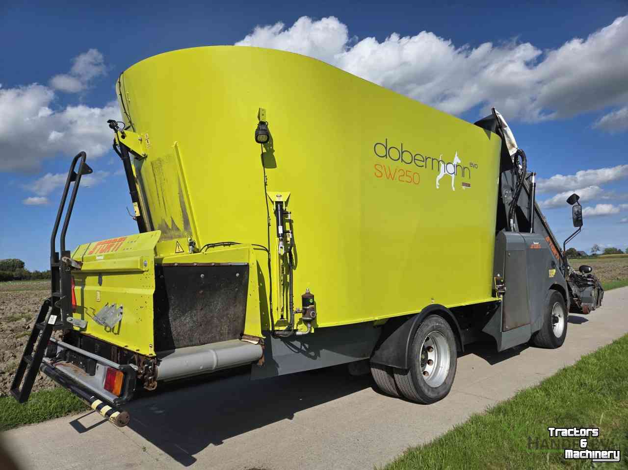 Selbstfahrende Futtermischwagen Storti Doberman 250 zelfrijder