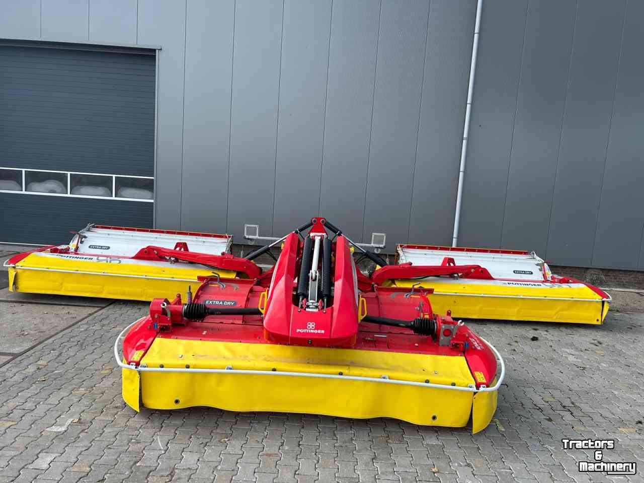 Mähwerk Pottinger Novacat V 9200 ED + 301 AM ED PRO.  Vlindermaaier. Tipple maaier