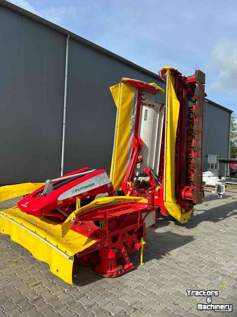 Mähwerk Pottinger Novacat V 9200 ED + 301 AM ED PRO.  Vlindermaaier. Tipple maaier