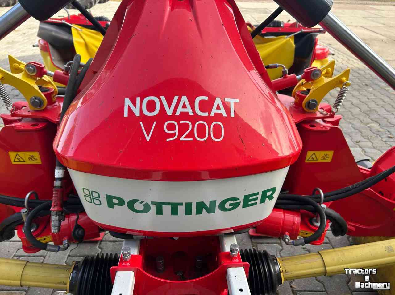 Mähwerk Pottinger Novacat V 9200 ED + 301 AM ED PRO.  Vlindermaaier. Tipple maaier