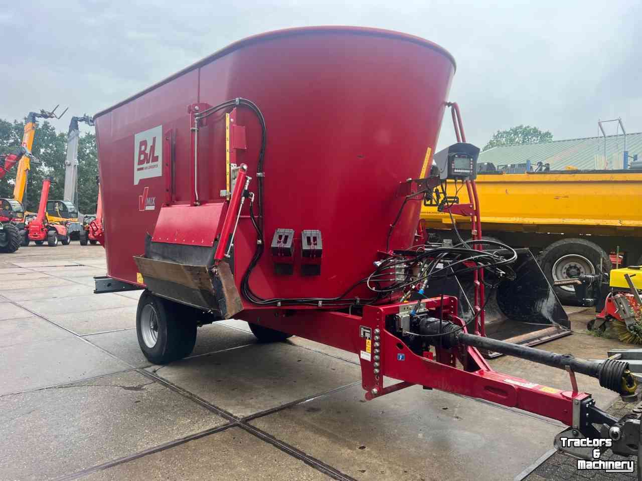 Futterverteilwagen / Futterdosierwagen BVL Vmix plus 24-2S
