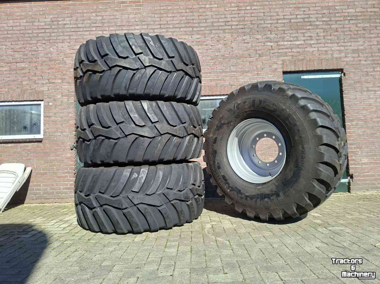 Räder, Reifen, Felgen & Distanzringe Vredestein Nieuwe Vredestein Flotation trac 650/65R26.5 kipper/kieper/dumper banden op velg 650/55R26.5
