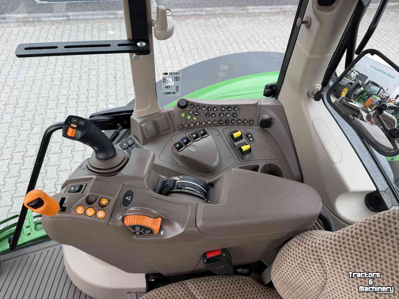 Schlepper / Traktor John Deere 6155M CQ40 2023 1120 UUR FH+FA AUTOTRAC-READY!!!