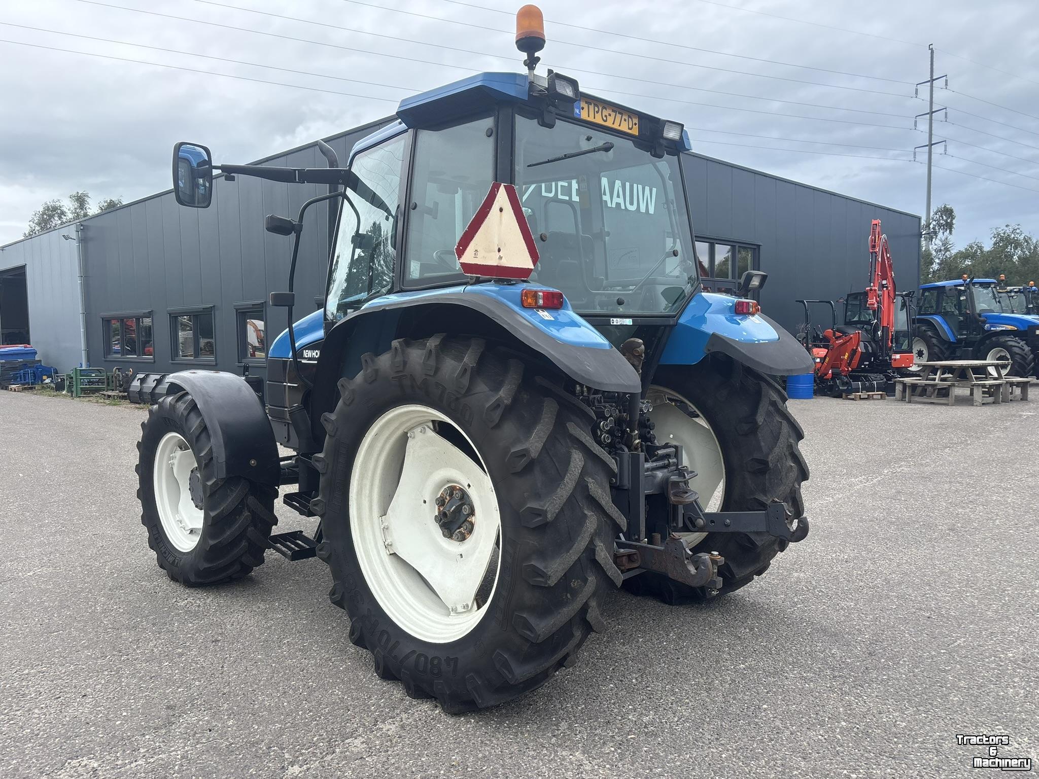 Schlepper / Traktor New Holland TS100