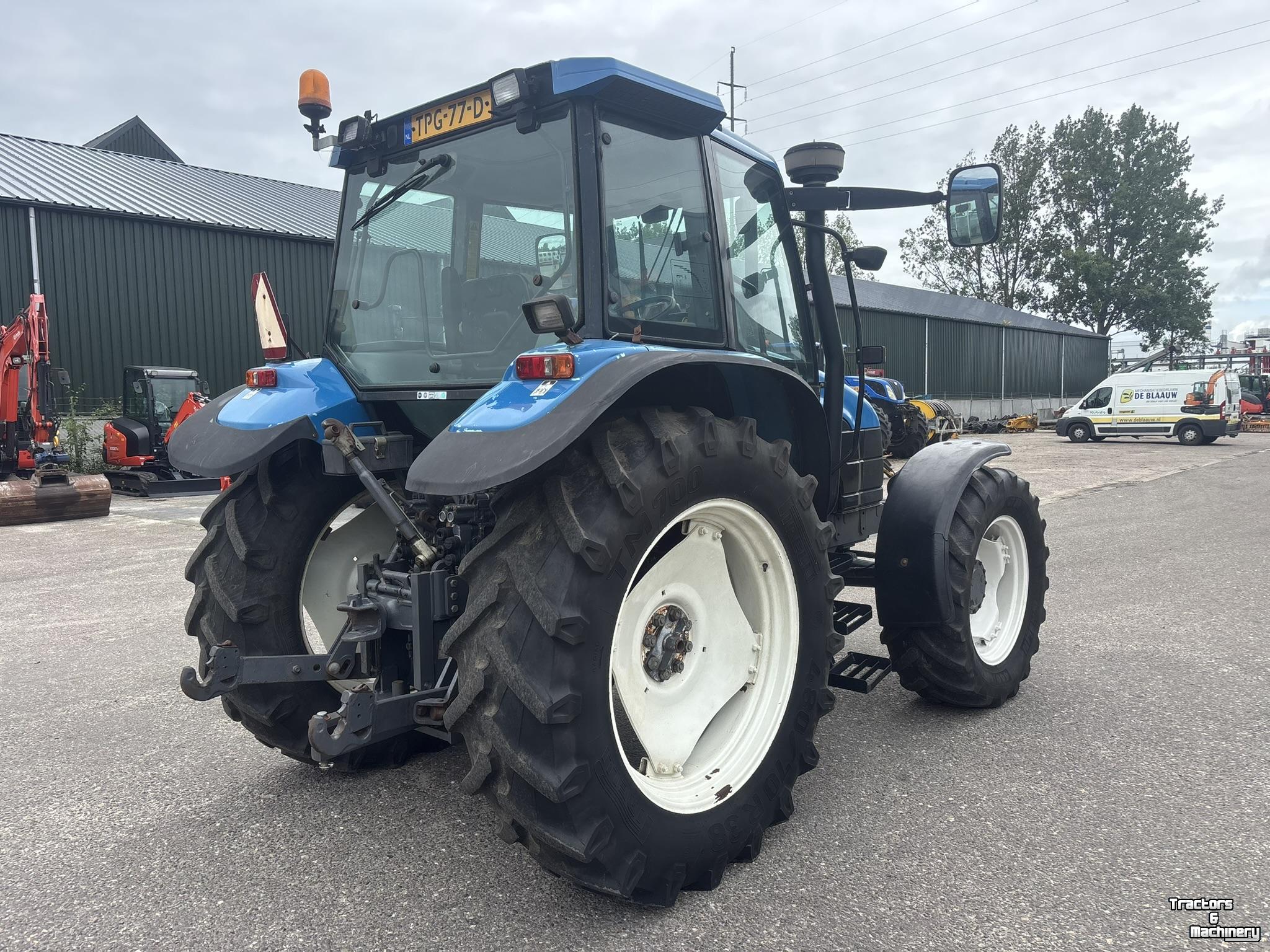 Schlepper / Traktor New Holland TS100