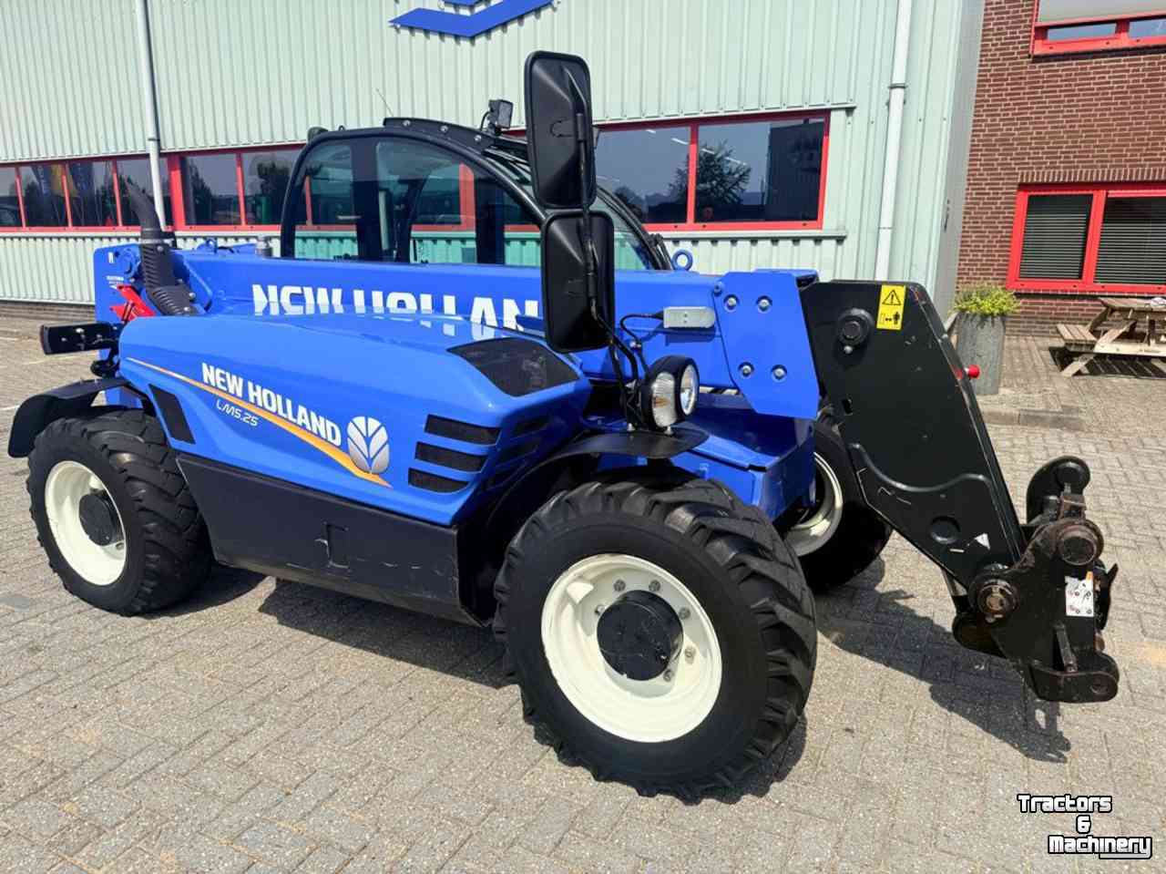 Teleskoplader New Holland LM5.25 Verreiker