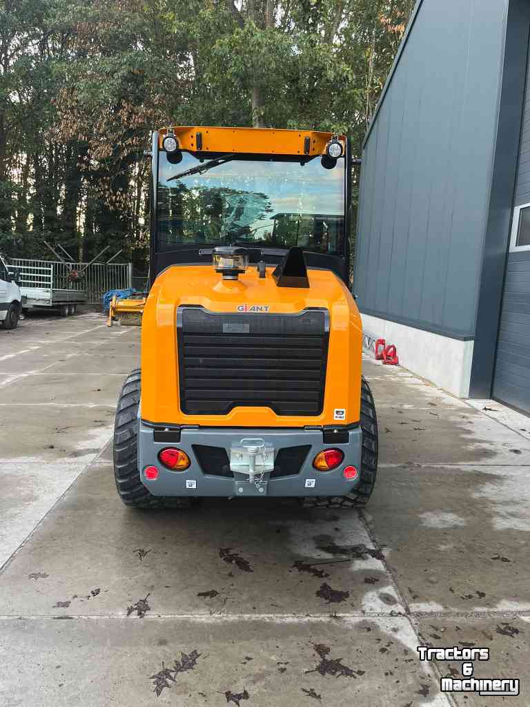 Radlader Giant G3500 mini shovel kniklader