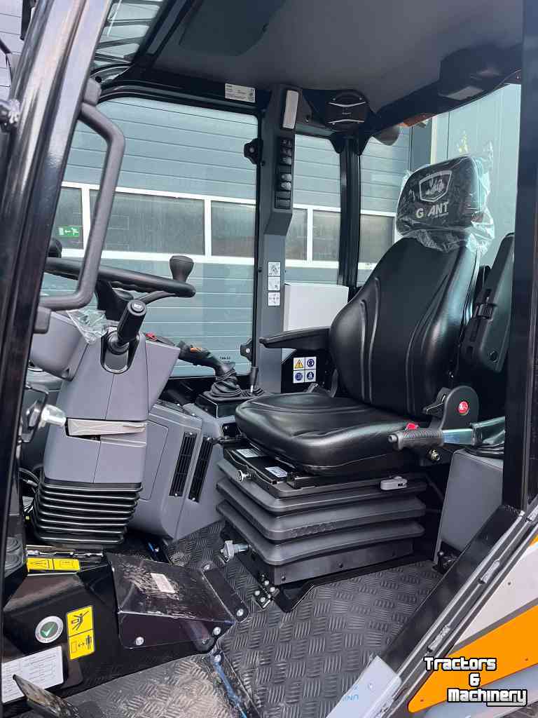 Radlader Giant G3500 mini shovel kniklader