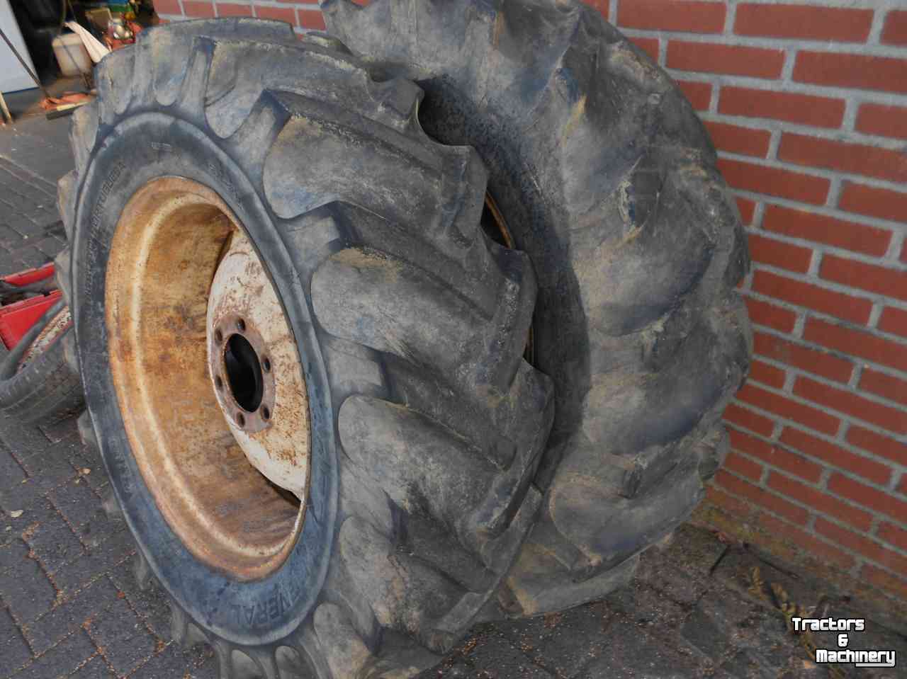 Räder, Reifen, Felgen & Distanzringe International 13.6-r28