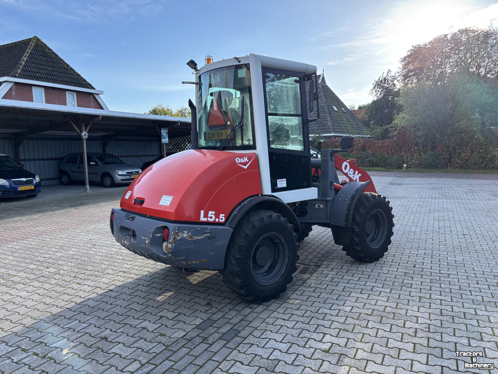Radlader O&K L5.5 Shovel met Bak en Palletbord.