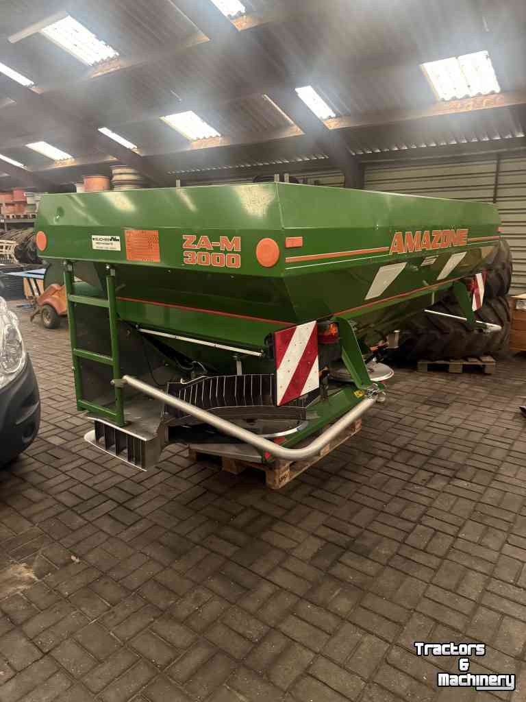 Düngerstreuer Amazone Ultra 3000