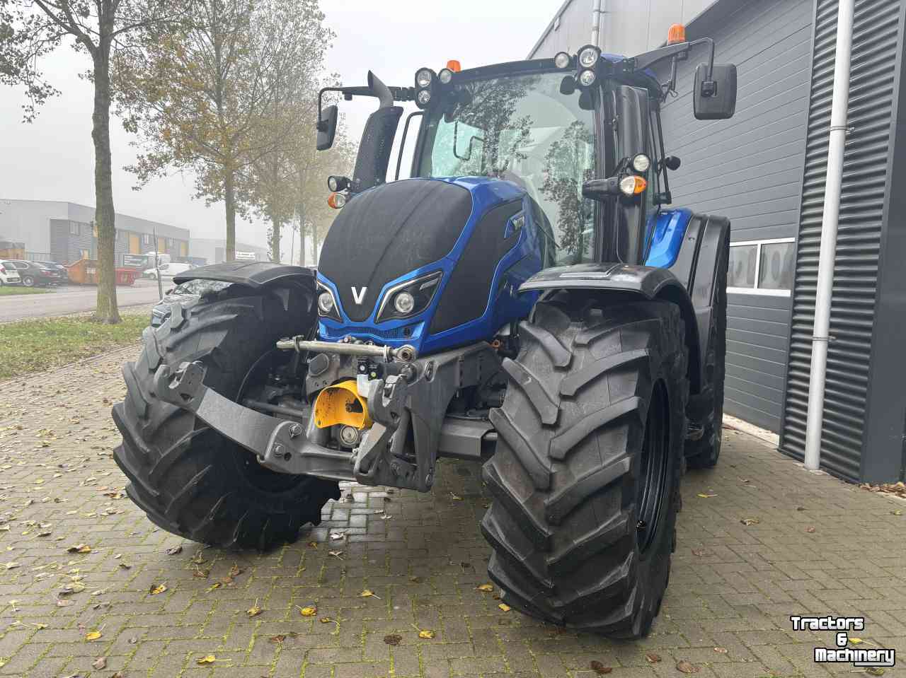 Schlepper / Traktor Valtra N174 Versu
