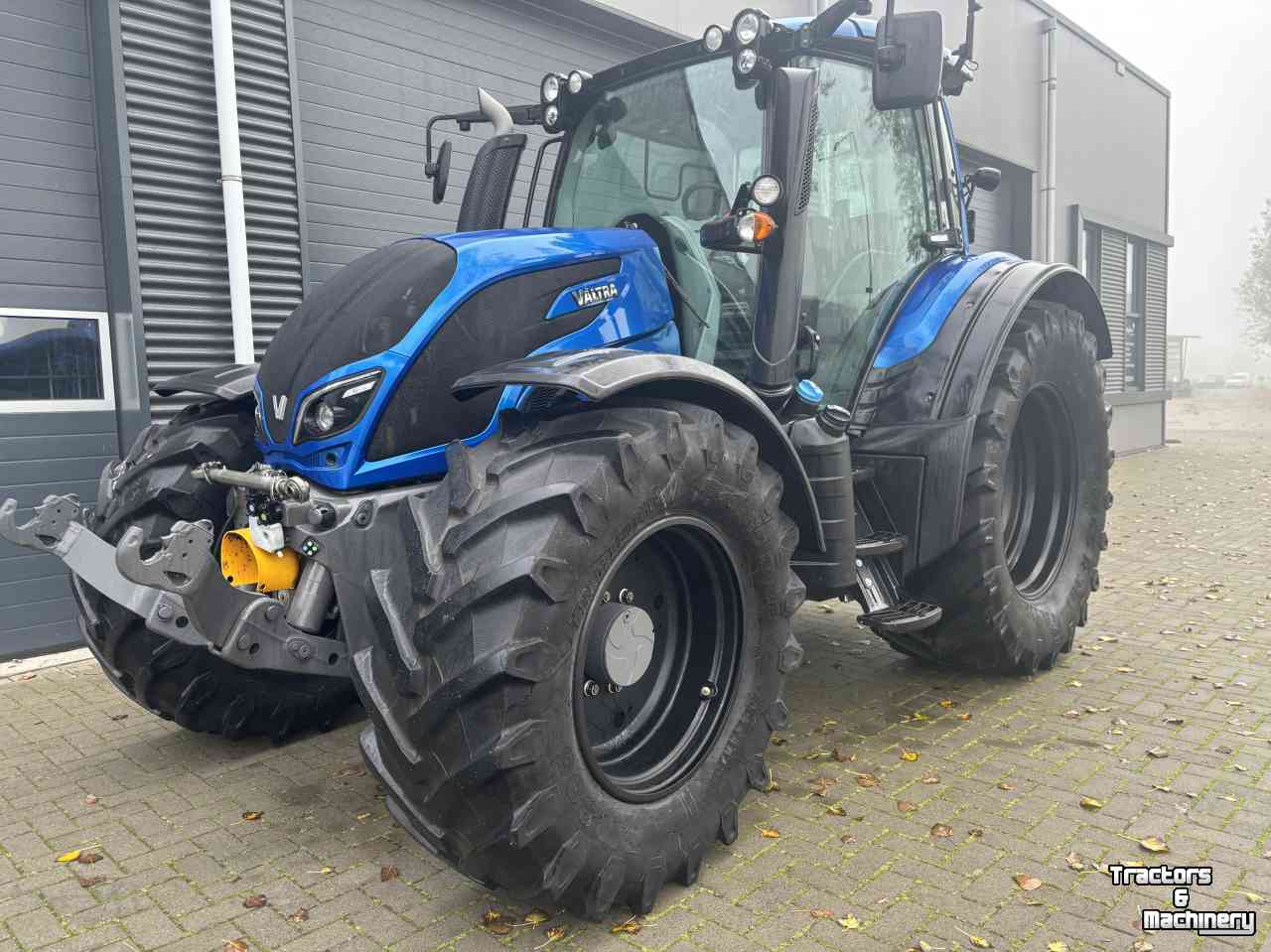 Schlepper / Traktor Valtra N174 Versu