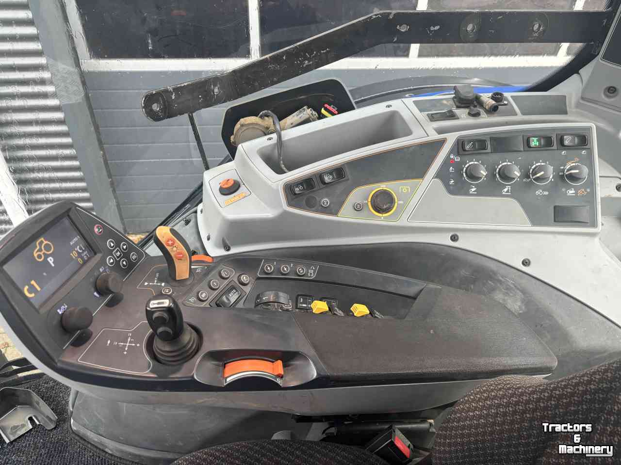 Schlepper / Traktor Valtra N174 Versu