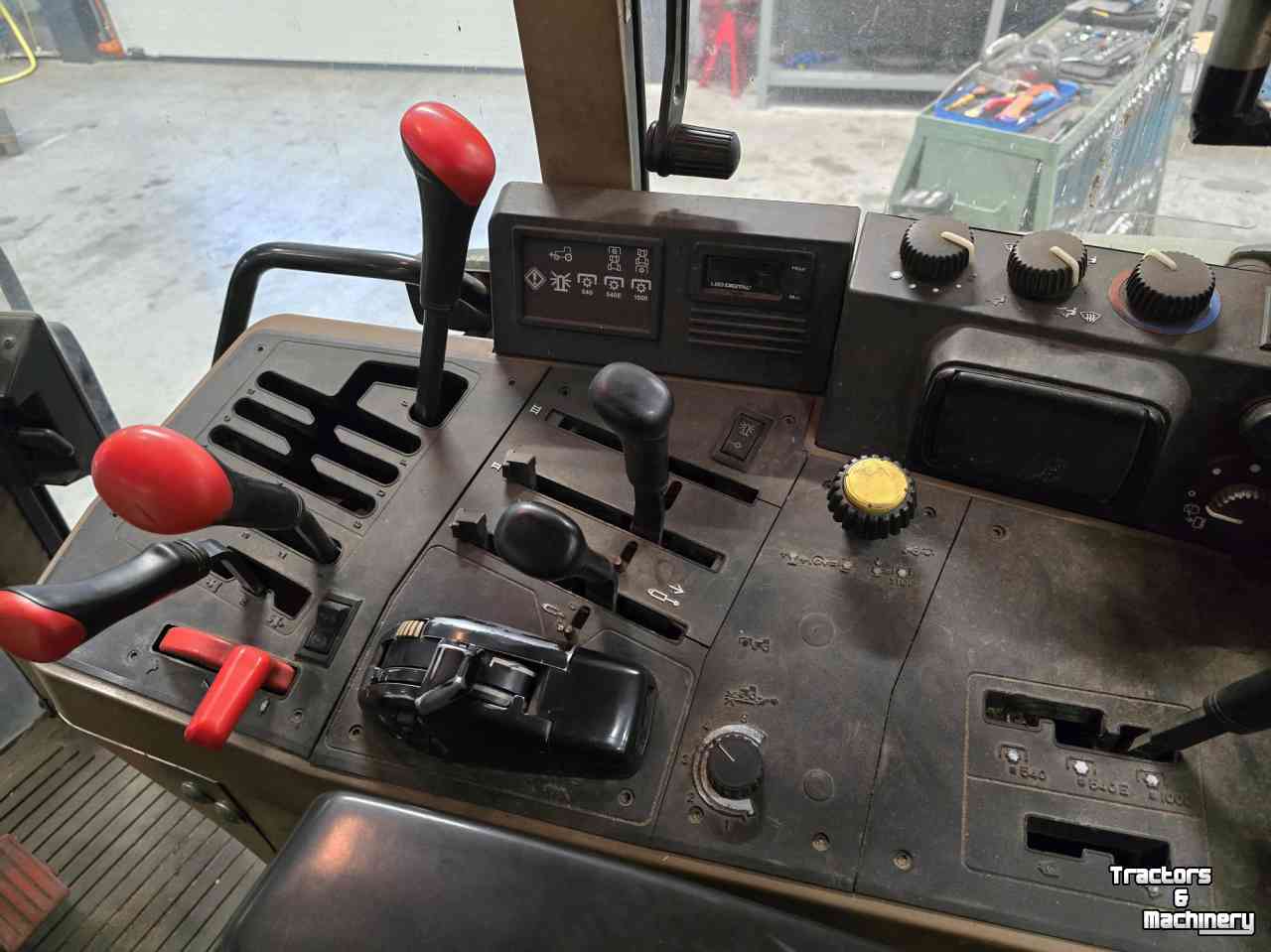 Schlepper / Traktor John Deere 6400