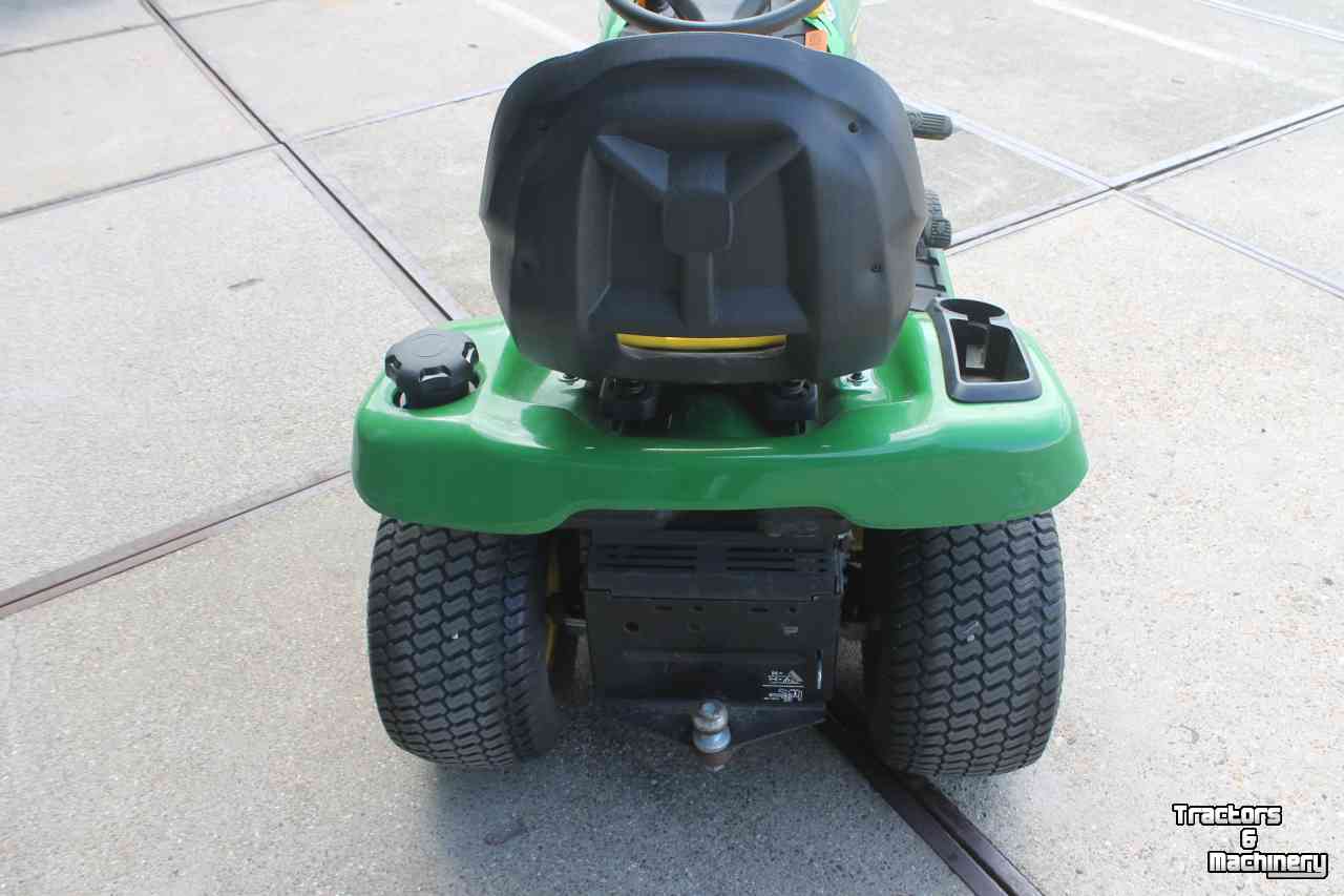 Aufsitzrasenmäher John Deere X350 zitmaaier maaitrekker mulching grasmaaier
