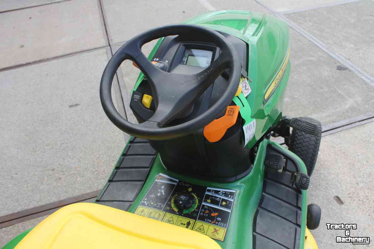 Aufsitzrasenmäher John Deere X350 zitmaaier maaitrekker mulching grasmaaier