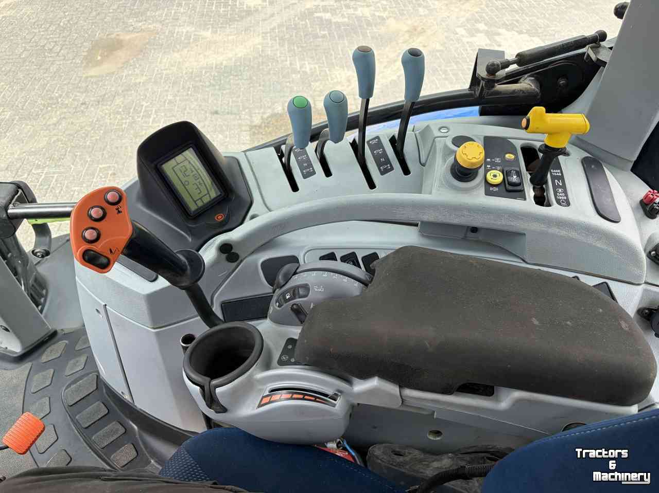 Schlepper / Traktor New Holland T7.210 Powercommand 3800 uur!