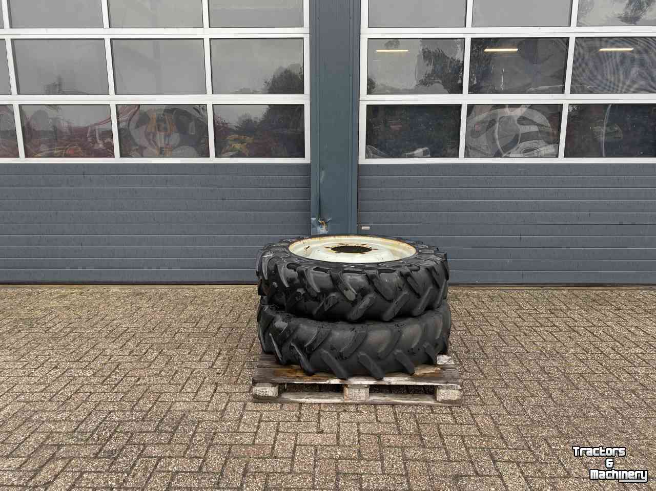 Räder, Reifen, Felgen & Distanzringe Michelin 12.4R32 op 6 gaats velg