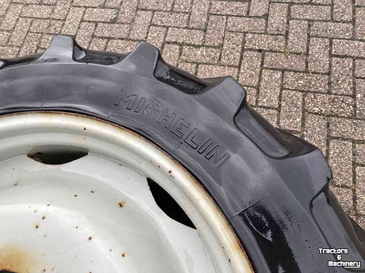Räder, Reifen, Felgen & Distanzringe Michelin 12.4R32 op 6 gaats velg
