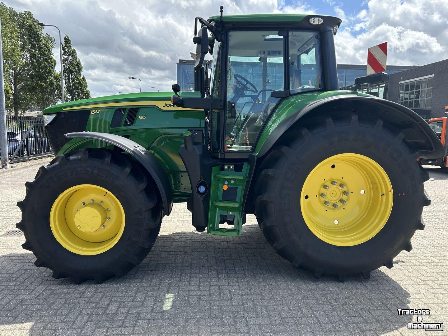 Schlepper / Traktor John Deere 6M 185
