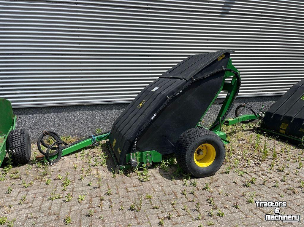 Kehrmaschine John Deere TC125