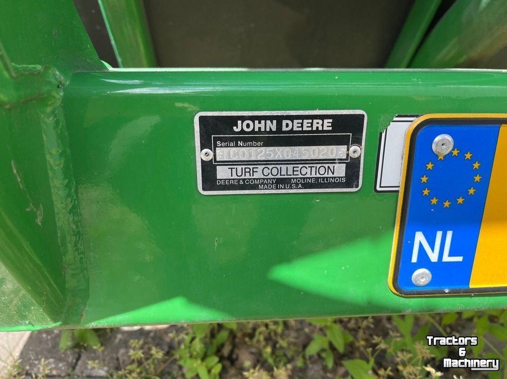 Kehrmaschine John Deere TC125
