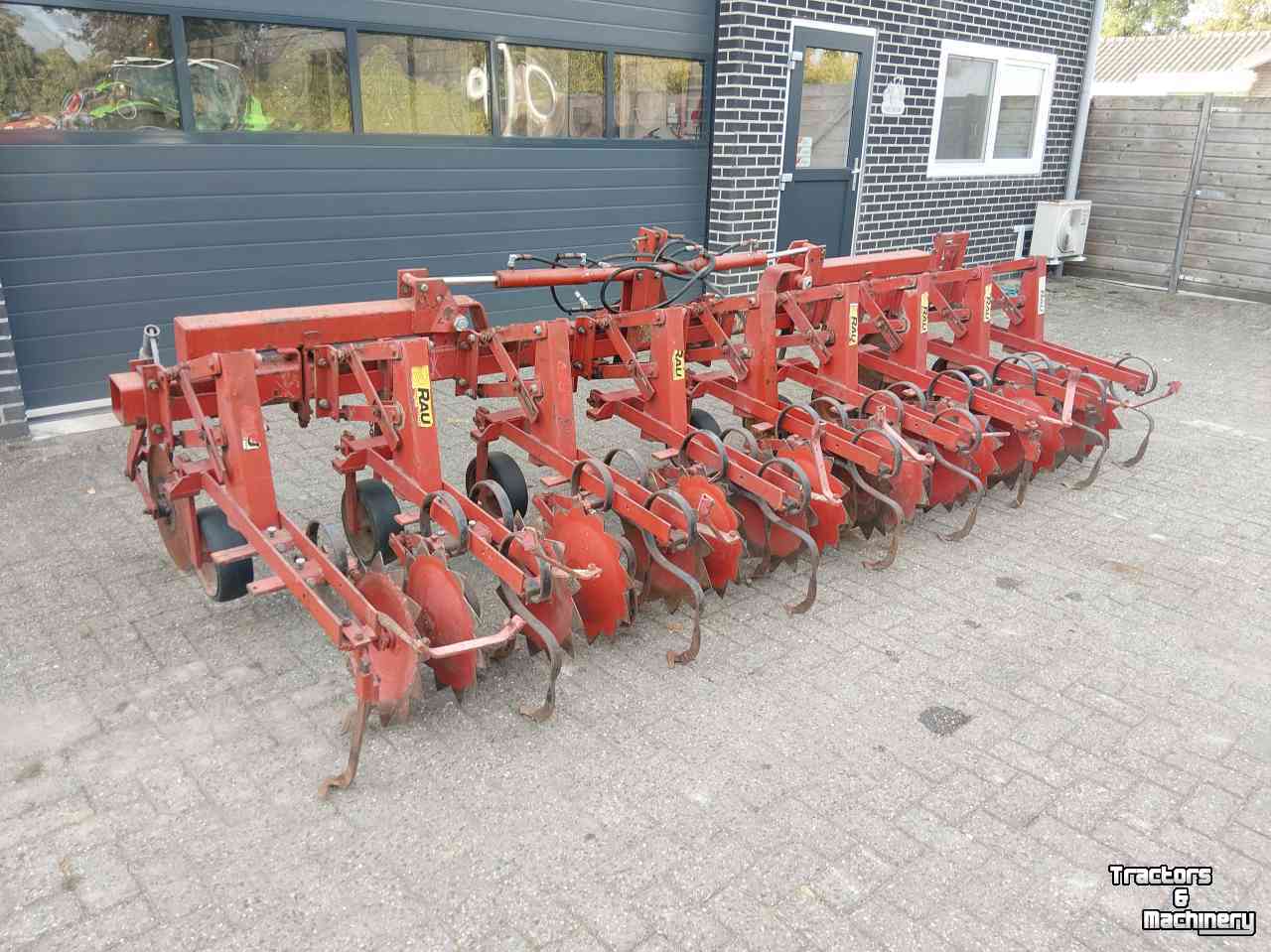 Hackmaschine Rau Polycrop Schoffelmachine 8 rijen
